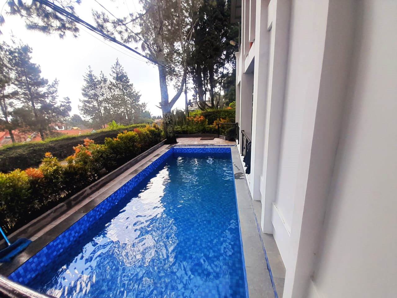 villa lembang kenari kolam renang04