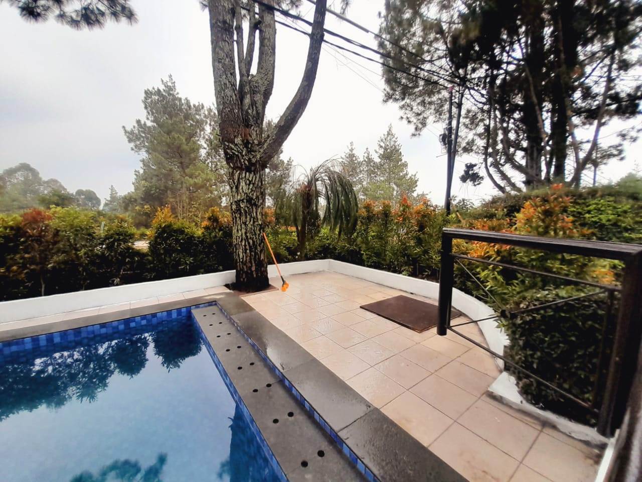 villa lembang kenari kolam renang11